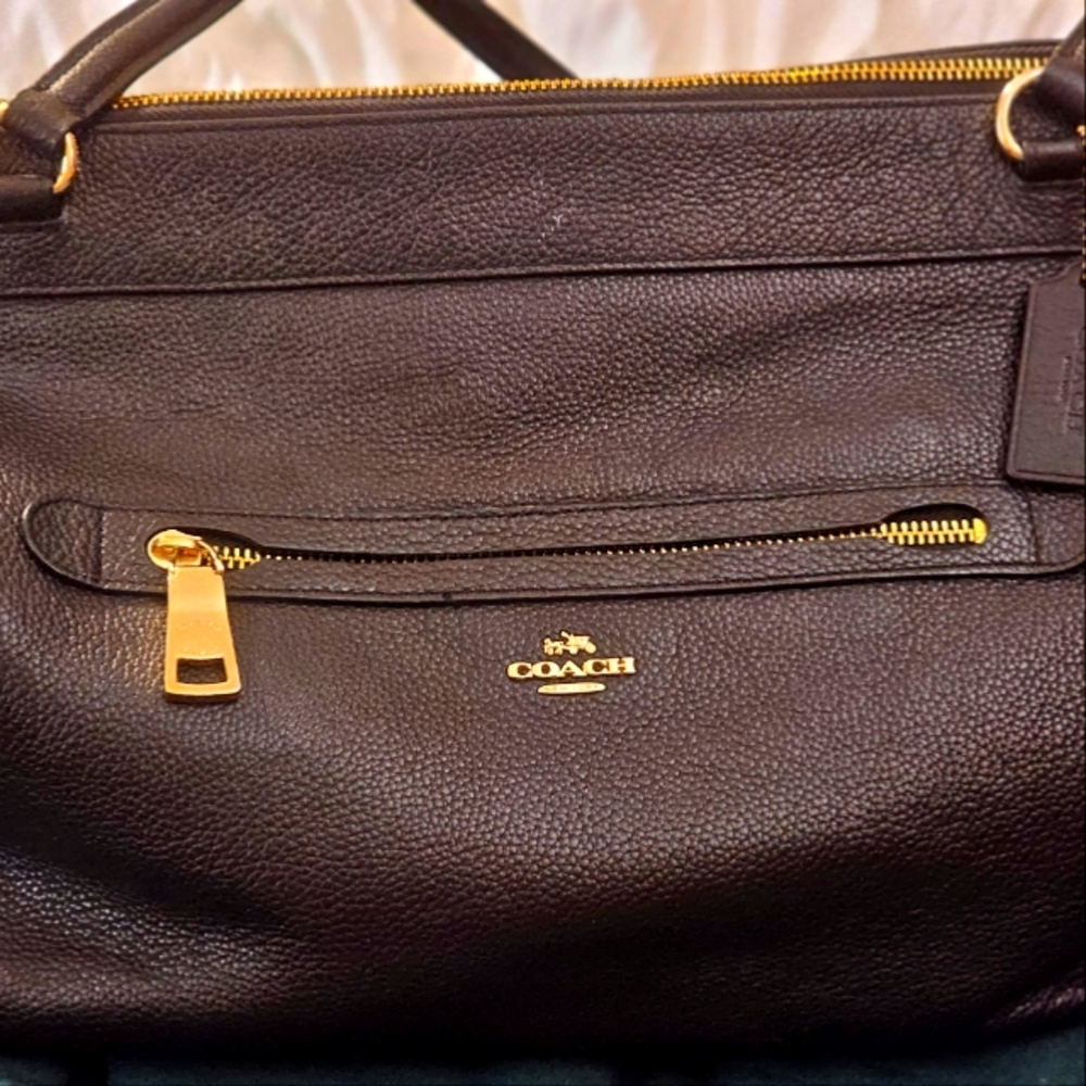 Large Coach Bag Leather Black with Gold.